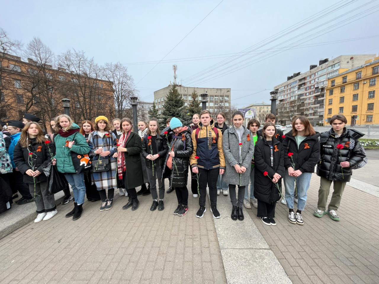 Ученики 9-А класса #школашаффе и активисты РДШ приняли участие в памятно-мемориальной акции в честь Балтийских юнг.